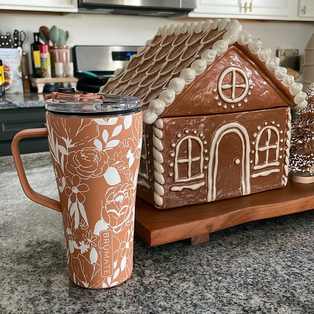 Brumate x Holley Gabrielle Sandstone Bloom 22oz Toddy